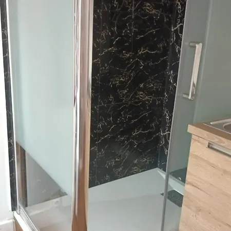 Apartment In A Prestigious Neighborhood - 6th Floor With No Elevator-